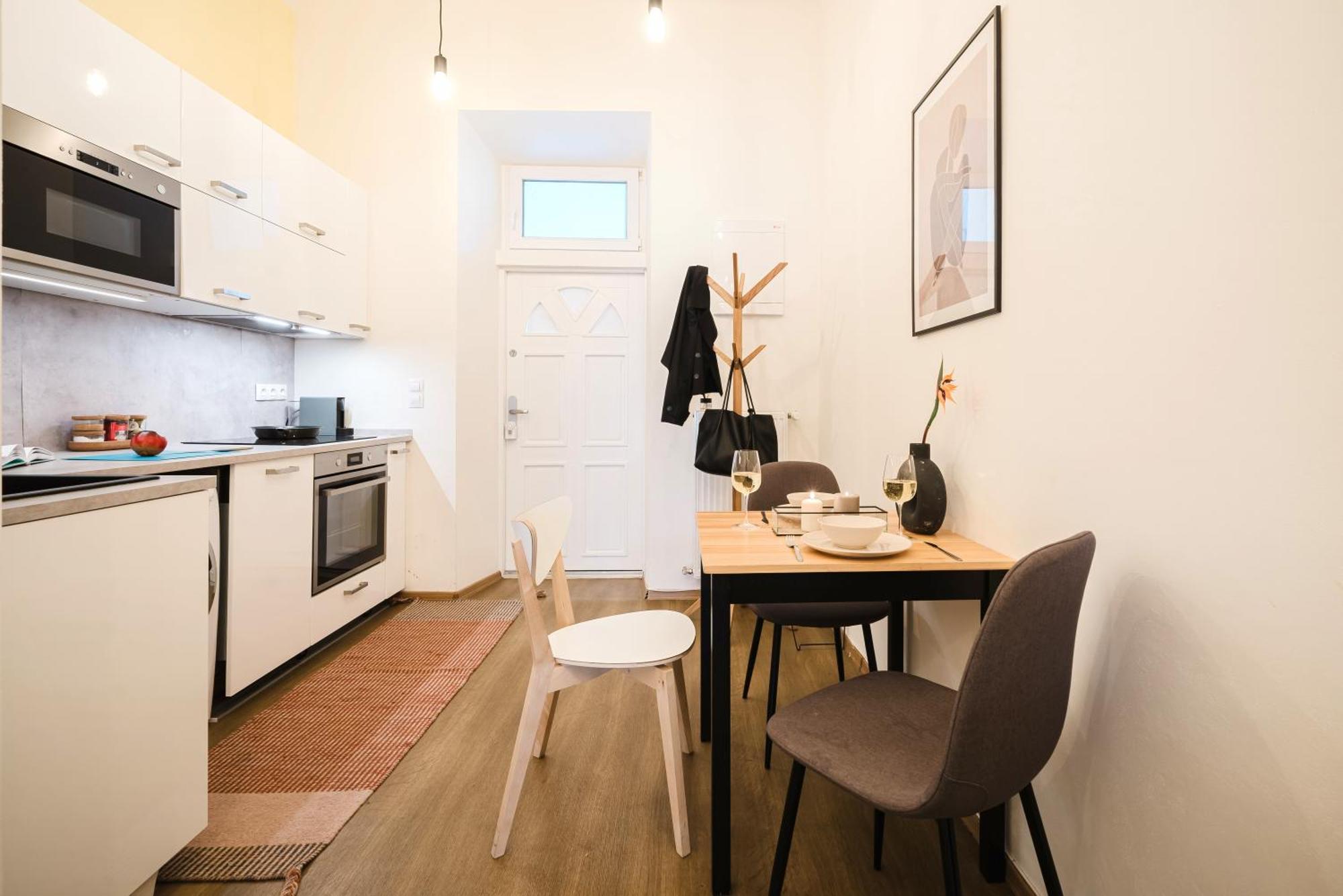 Days - Sunlit 1bdr - Netflix - Yet Quiet - New Town Apartmán